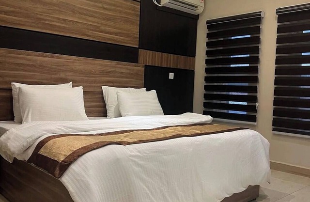 The Edge Hotel and Suites