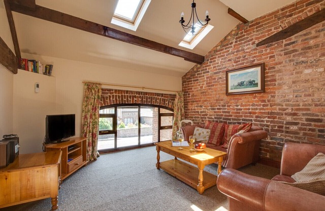 The Hayloft - Two Bedroom House, Sleeps 4