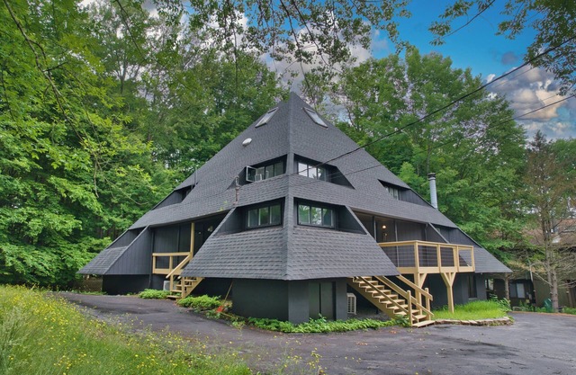 The infamous Pocono Pyramid nFeatured on HGTV Ugliest House In America!