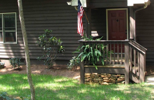 The Laramore House 3 bed/2.5 ba