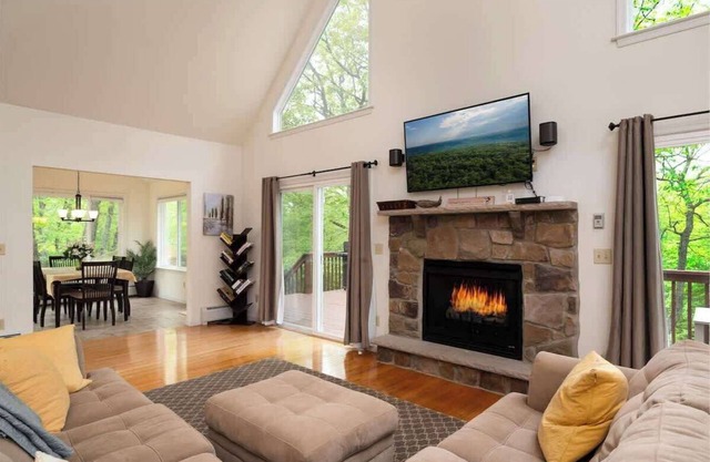 The Lookout * Lake * Masthope * Firepit * Arcade