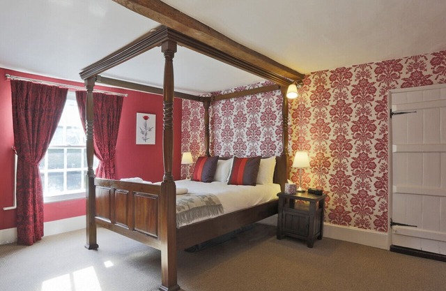 The Manor House - Five Bedroom House, Sleeps 10