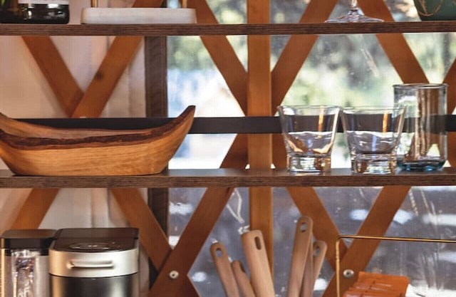 The Nest, Yurt in trees w/Lux bath & outdoor tub