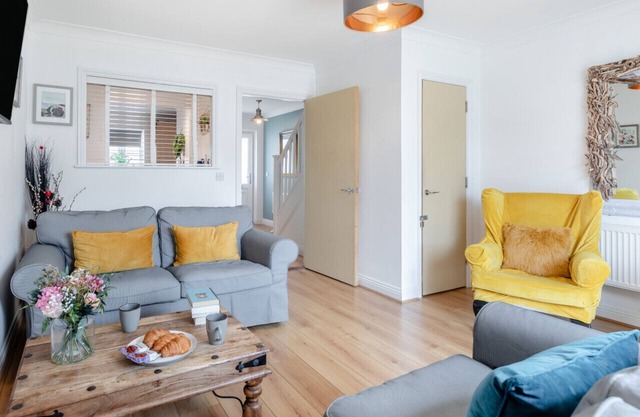 The Nesting Place - Three Bedroom House, Sleeps 6