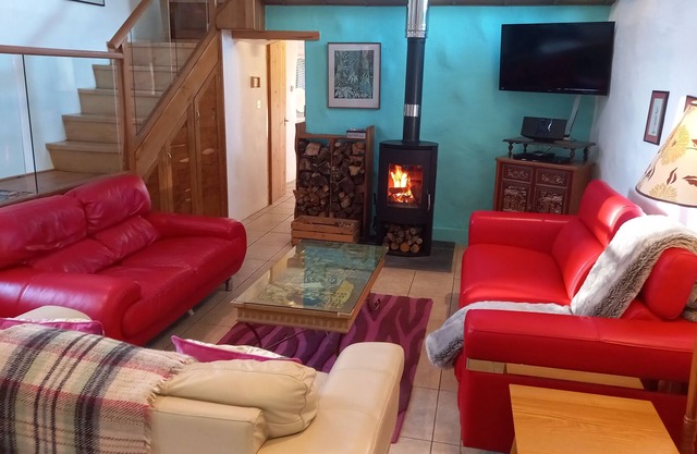The Old Barn. 25mns drive to Snowdonia National Park. 18thC original features