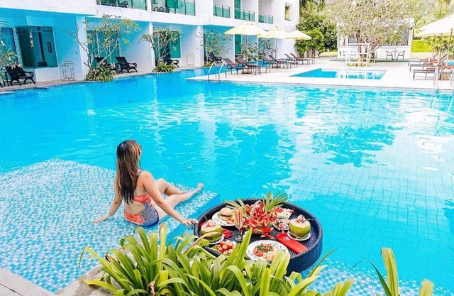 The Old Phuket - Karon Beach Resort