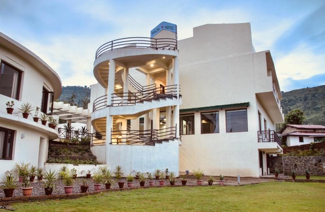 The Palm Resort-Luxuria