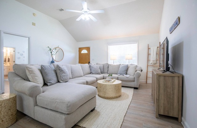 The Pappy, 2BR House by Velvet Ditch Villas