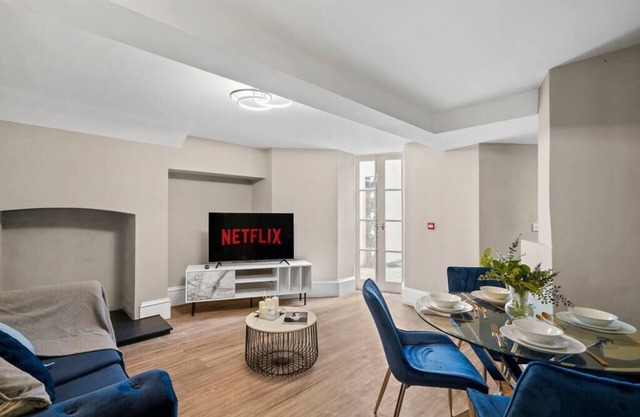 The Perfect 2 Bed Apartment in Yorkshire - Parking