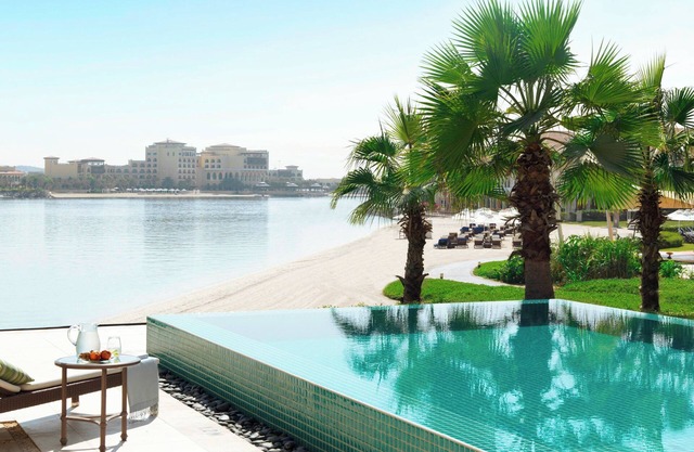 The Ritz-Carlton Abu Dhabi, Grand Canal