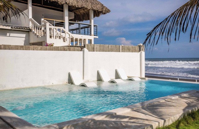 The Rooftop Hotel Beach & Club