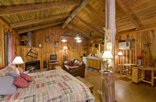 The Sawmill Suite at Panther Valley Ranch
