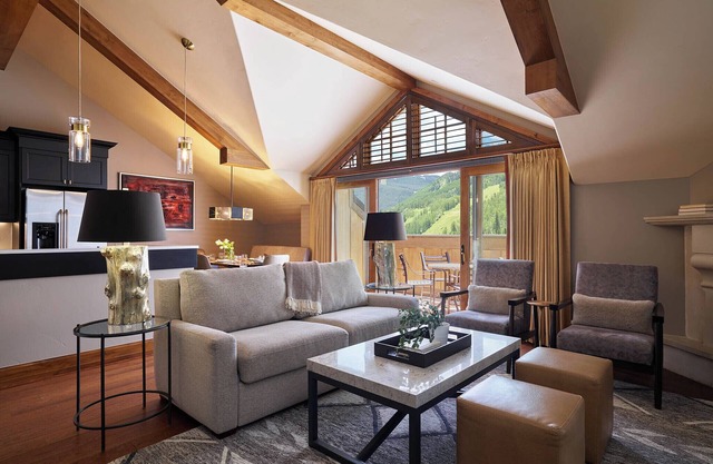 The Sebastian, 16 Vail Rd, Vail Village(Cas), Hot Tub, Pool, Concierge, Base Camp Ski Storage