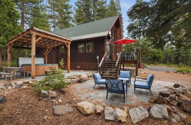 The Sunset Getaway - Hot Tub, Dog Friendly