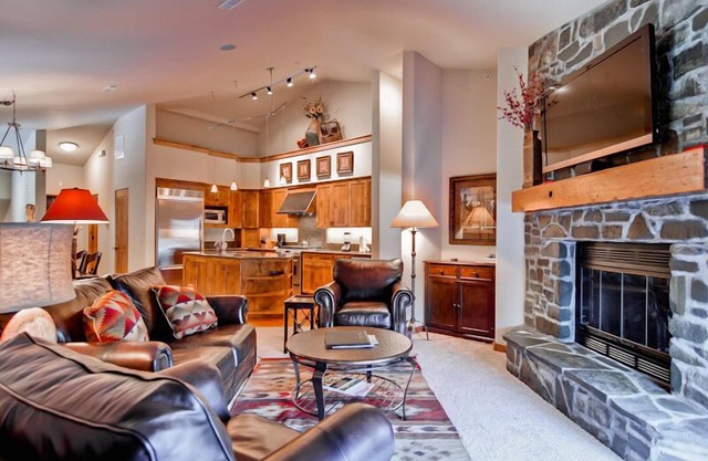 The Timbers 2G - Mountain Views, Walk to Downtown & Pet Friendly