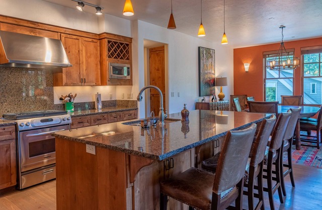 The Timbers 4O-2 Bedroom - Upscale Condo Close to Downtown Ketchum
