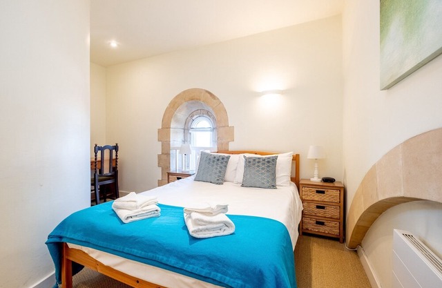The Tower - sleeps 10 guests in 5 bedrooms