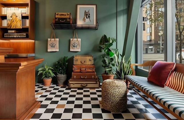 The Twin at The Palihotel Seattle, Family-Friendly, Near Pike Place Market!