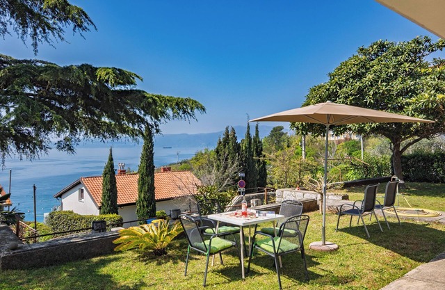The Wave - Apt with Seaview and Garden, Kostrena, Croatia
