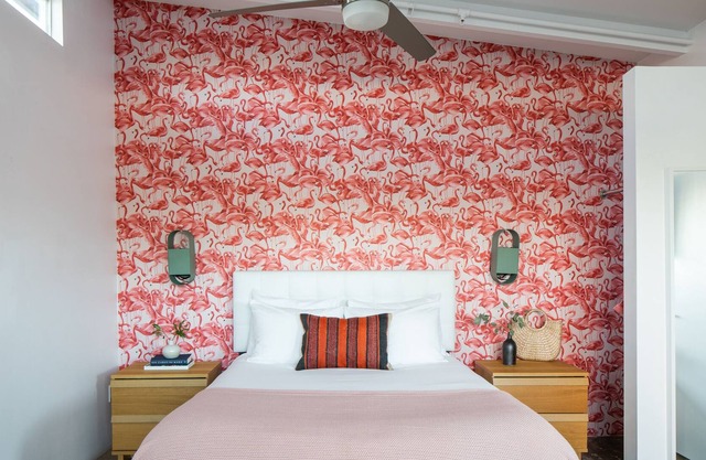 The Wesley Suite 1 by Avantstay Retro & Spacious Studio w/ Kitchenette ADA Accessible