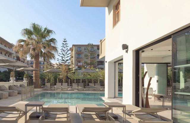 Theartemis Palace