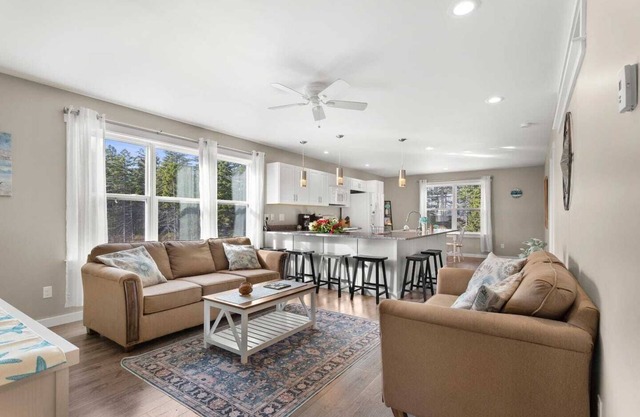 This apartment is a 3 bedroom(s), 2 bathrooms, located in Bernard, ME.