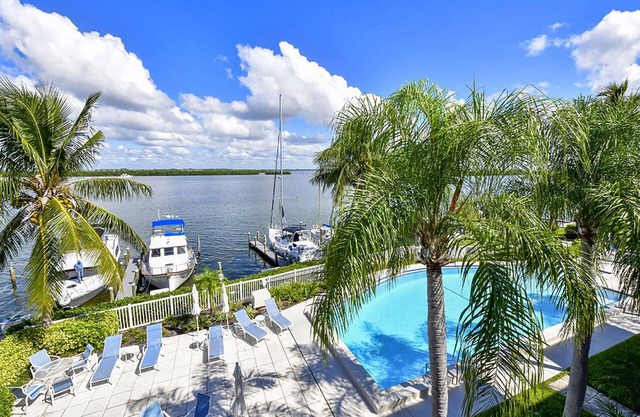 Harbor Villa Club 
