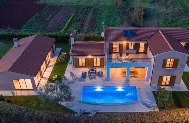 This exquisite property is settled among the gentle evergreen hills of the Barban area