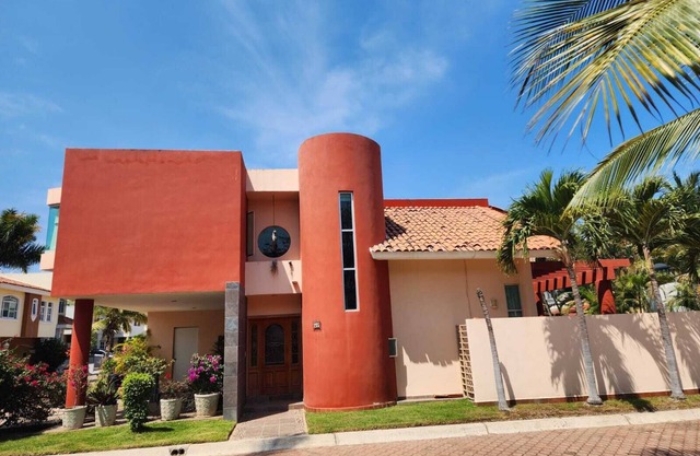 This house is a 3 bedroom(s), 2.5 bathrooms, located in Bucerias , Nayarit.