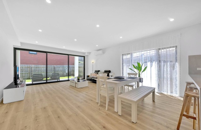 Thornbury Place - Melbourne, Australia : A Home Away From Home