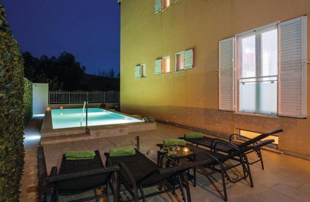 Three-Bedroom Holiday Home in Mlini