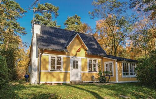 Three-Bedroom Holiday Home In Ystad