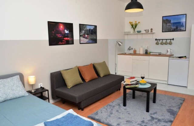 TIKE, TAK - Central Studio