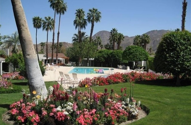 Time to Relax! Beautiful Mountain and Garden Views, Steps to Pool.