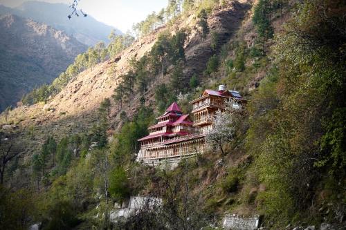 Tirthan Village Resort
