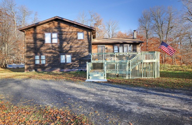 Tobyhanna Poconos Chalet near ski, casino & lakes