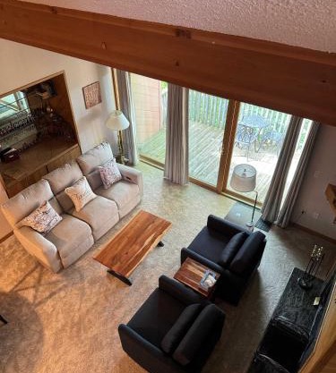 Top Floor Luxury, Sauna, Private Pool, Lake Bellaire Beach, 5 beds, 4 full bath