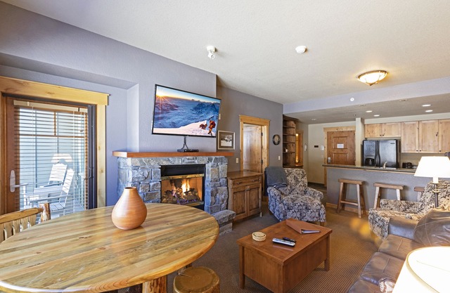 Top floor ski condo with direct ski in and out. Hiking and biking too! Hot tub