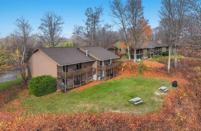 🛶 Torch Lake Vista | A-Ga-Ming Golf Retreat | Sunrise Views + Dual-Unit Condo ➠ 741