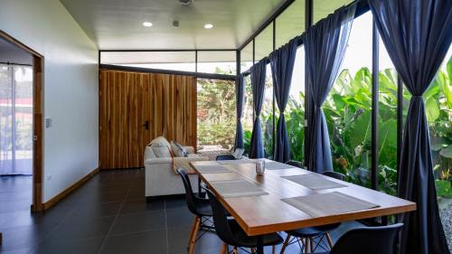 Toucan home