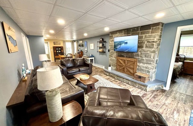 Tranquil 3-bedroom Sylvan Beach Cottage - Enjoy 10% off stays of 7 nights+