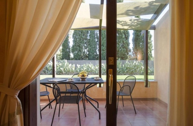 Tranquil Lantana Resort 2 Bedroom Apartments Sleeps 7 Free Wifi