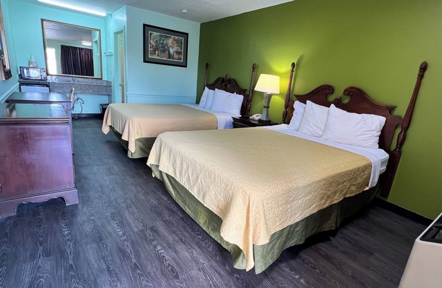 Travelers Inn