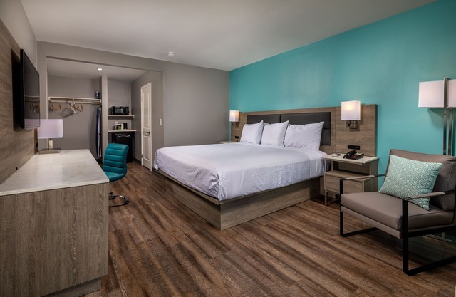 Travelodge by Wyndham LAX