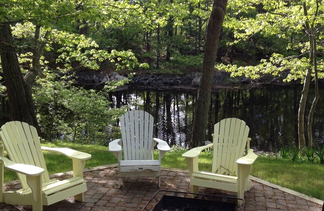 Tree Tops apartment with large deck overlooking the Kennebunk River