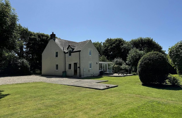Tremaes, Solva - Four Bedroom Cottage, Sleeps 8