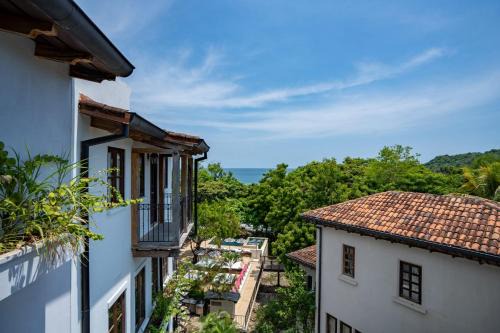 Trendy Condo with Modern Decor, Stunning Ocean Views, and Exclusive Beach Club Access