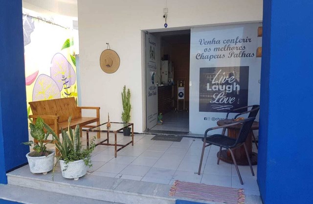 Triple room with private bathroom, Wi-Fi, air conditioning and TV.