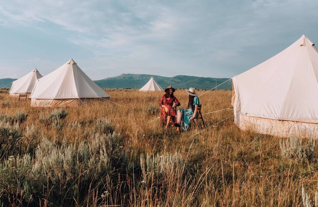 Twin Tent w/Shared Bathroom - Step into our open field between the mountains.