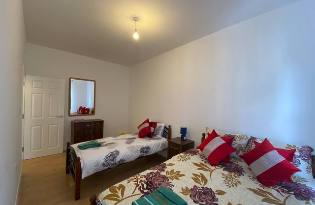 Two bedrooms in Ealing 2